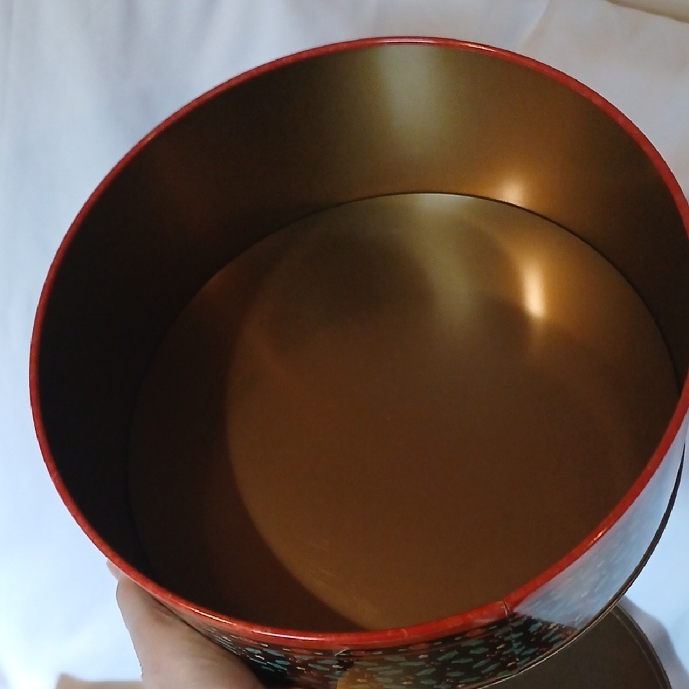 Mary Engelbreit Candle Burns Brightest at Christmastime Biscuit Tin *Read - Picture 6 of 10